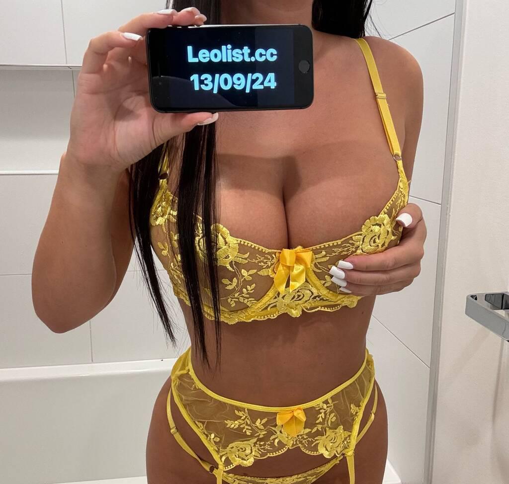 Sisi is Female Escorts. | Barrie | Ontario | Canada | scarletamour.com 