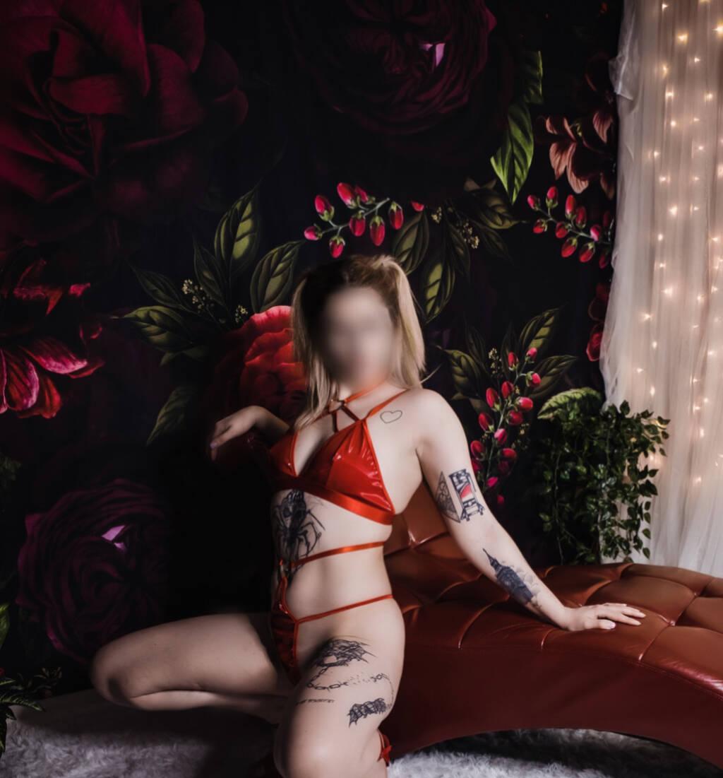 Farrah Moan is Female Escorts. | Victoria | British Columbia | Canada | scarletamour.com 