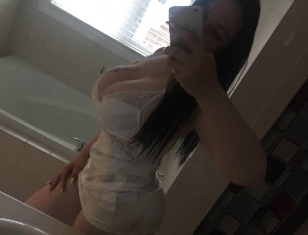 Jessica is Female Escorts. | belleville | Ontario | Canada | scarletamour.com 