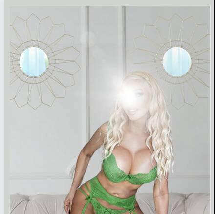 ELLE is Female Escorts. | Victoria | British Columbia | Canada | scarletamour.com 