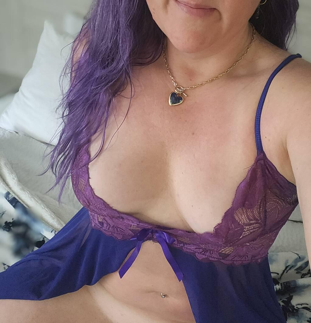 Darling is Female Escorts. | Medicine Hat | Alberta | Canada | scarletamour.com 