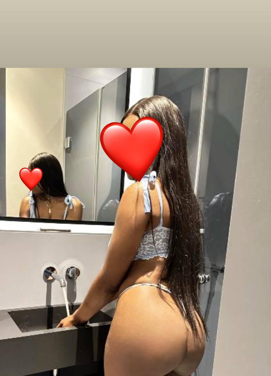 Kendall is Female Escorts. | Hamilton | Ontario | Canada | scarletamour.com 