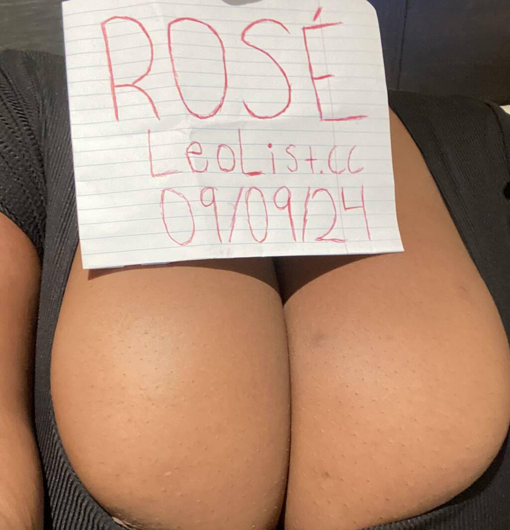 Rose is Female Escorts. | London | Ontario | Canada | scarletamour.com 