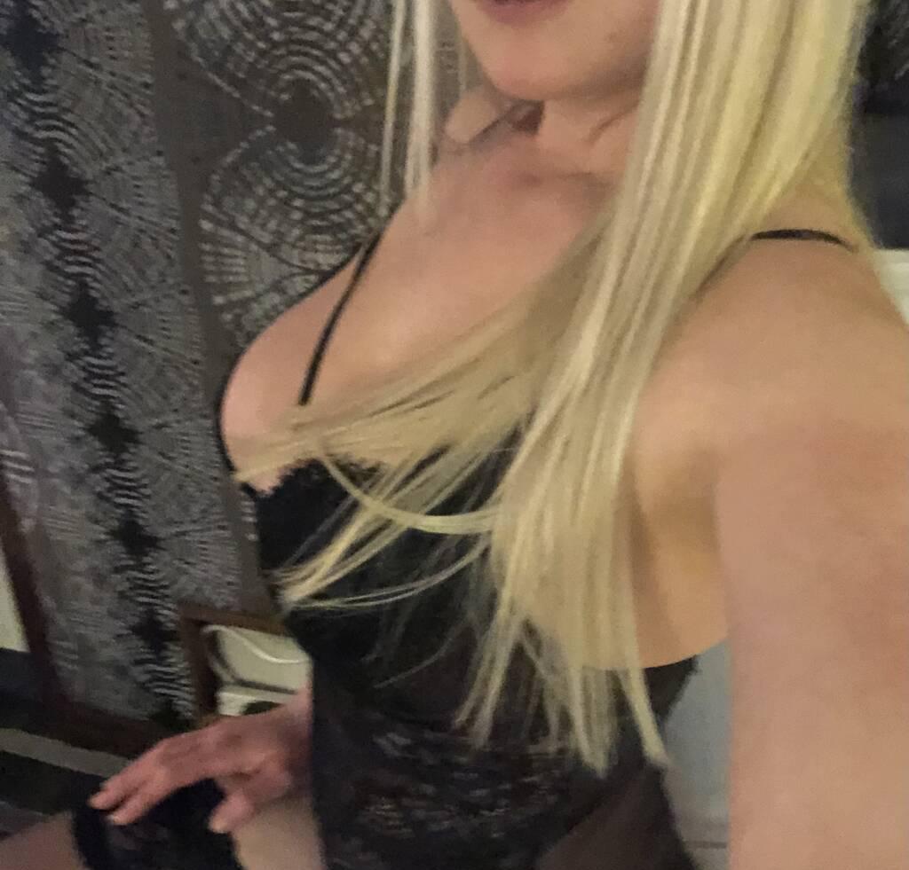 Sophia Sky is Female Escorts. | Lethbridge | Alberta | Canada | scarletamour.com 