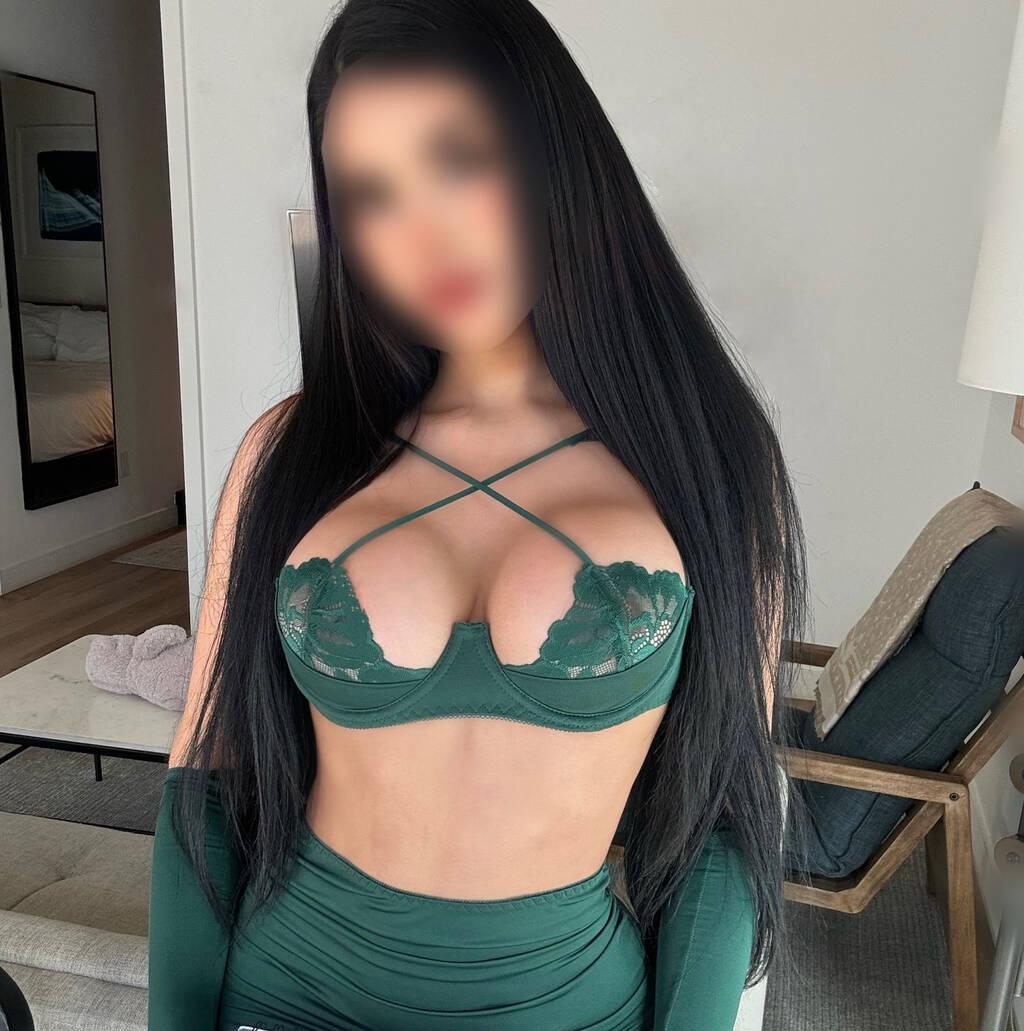 Sofia Kova is Female Escorts. | London | Ontario | Canada | scarletamour.com 