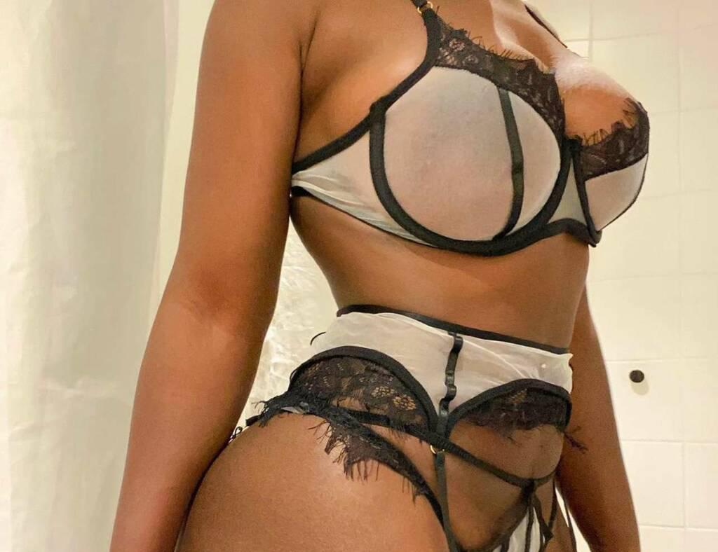 Lexxii is Female Escorts. | Saguenay | Quebec | Canada | scarletamour.com 