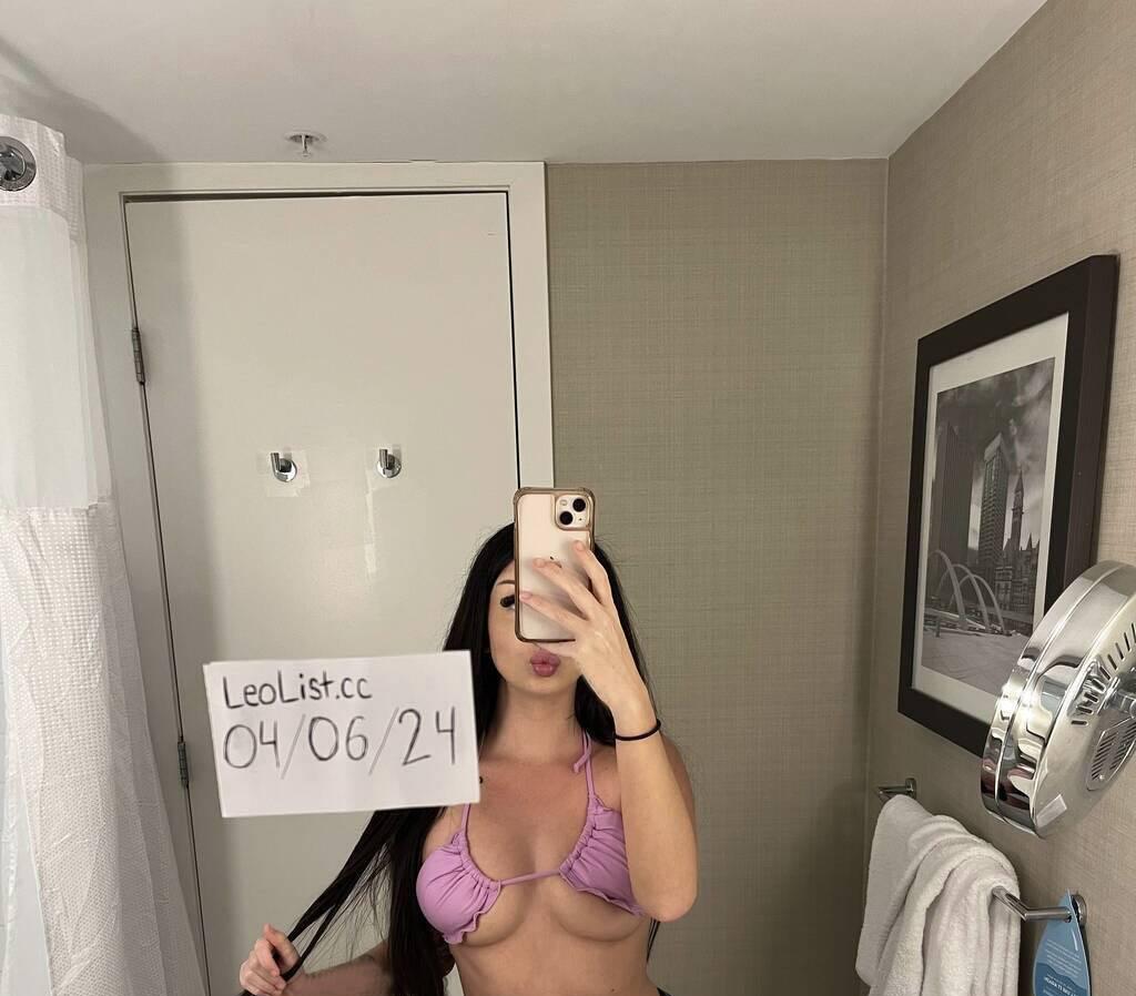 Leila is Female Escorts. | Kelowna | British Columbia | Canada | scarletamour.com 