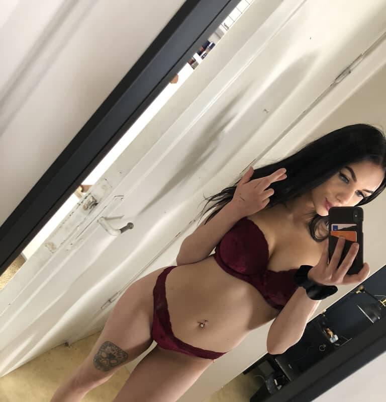 Kristen is Female Escorts. | Medicine Hat | Alberta | Canada | scarletamour.com 