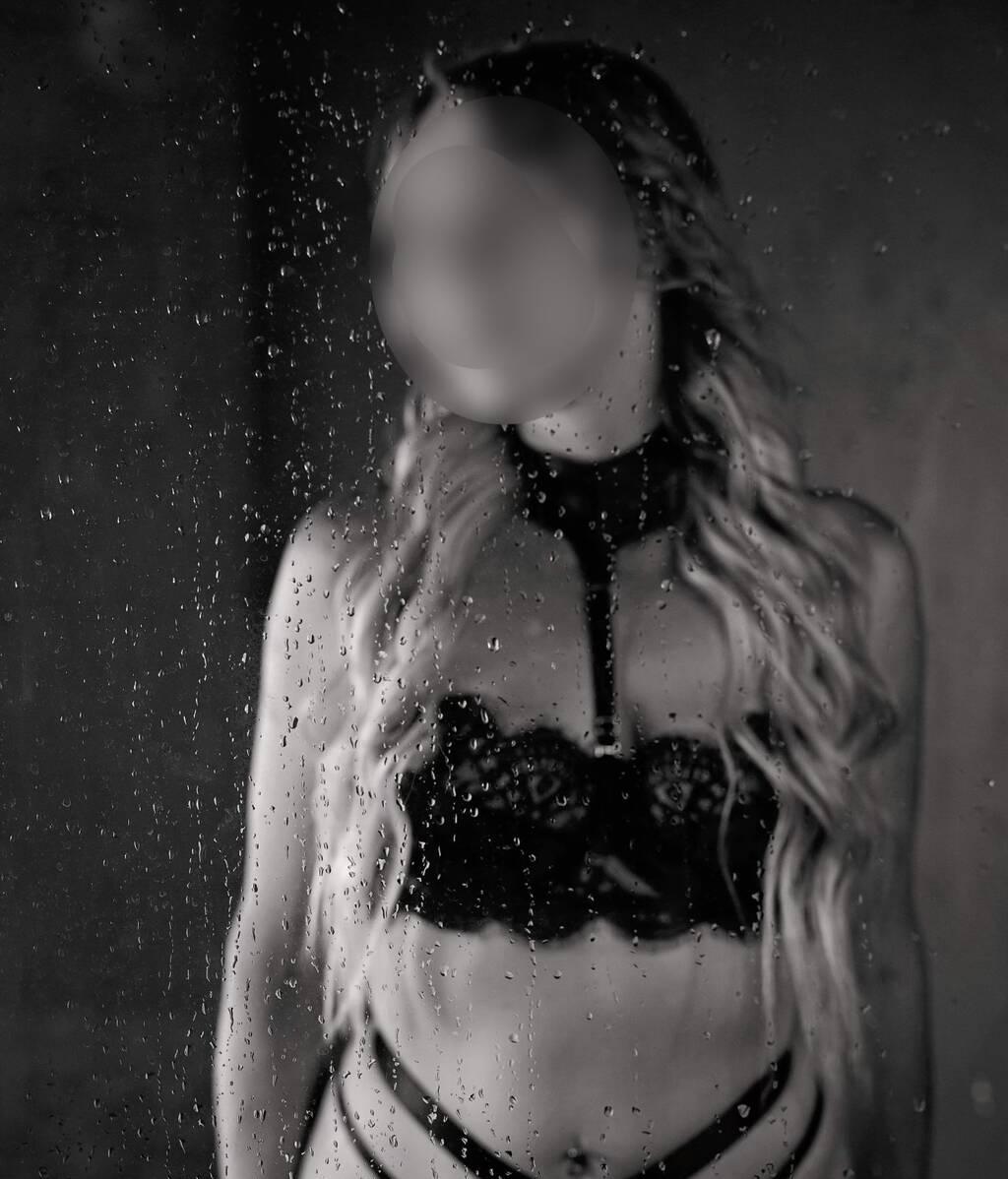 Samaira is Female Escorts. | Red Deer | Alberta | Canada | scarletamour.com 