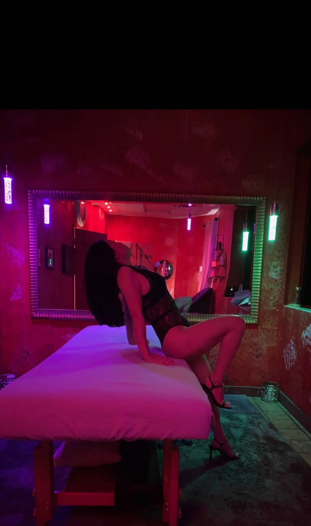 Candy is Female Escorts. | Montreal | Quebec | Canada | scarletamour.com 