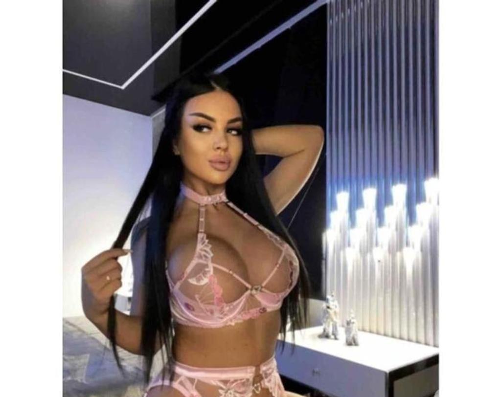  is Female Escorts. | Belfast | United Kingdom | United Kingdom | scarletamour.com 