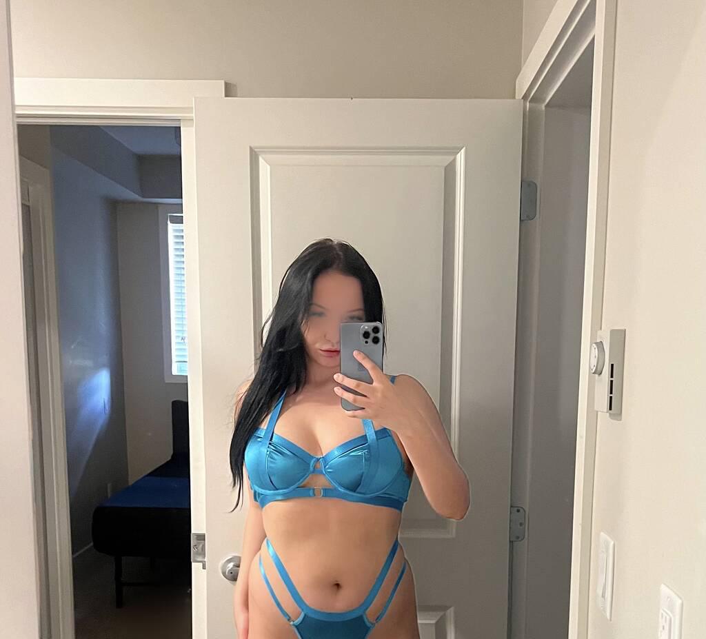 Nadia is Female Escorts. | Vancouver | British Columbia | Canada | scarletamour.com 