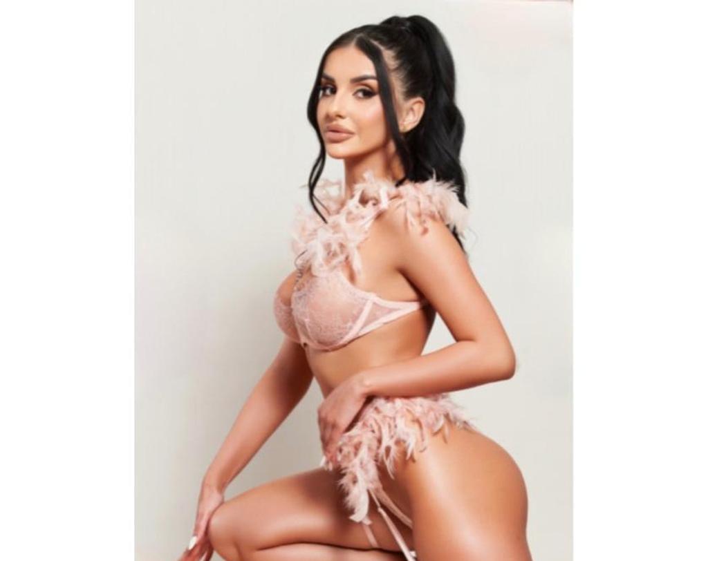  is Female Escorts. | London | United Kingdom | United Kingdom | scarletamour.com 