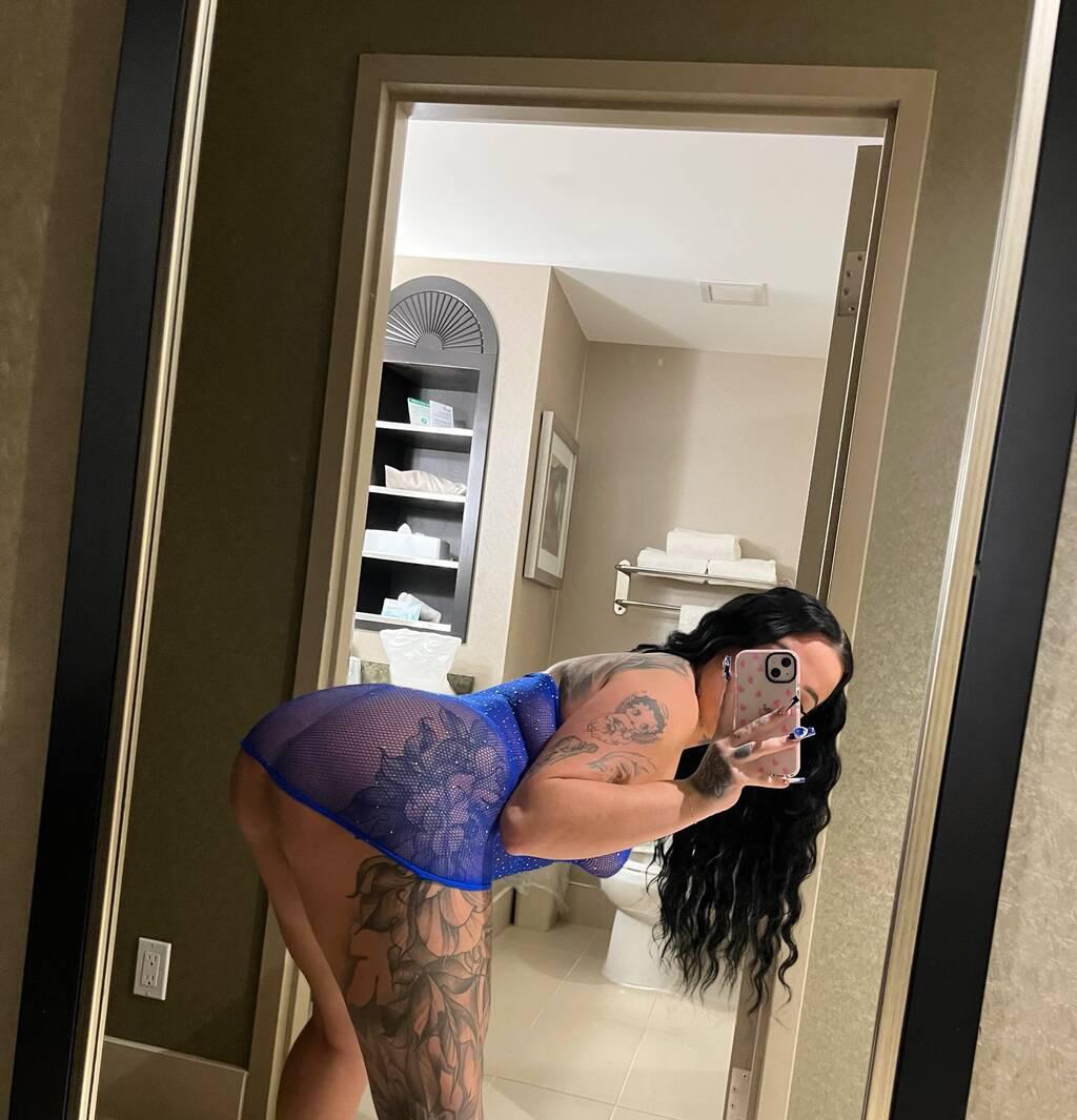 Sophia Sparks is Female Escorts. | windsor | Ontario | Canada | scarletamour.com 