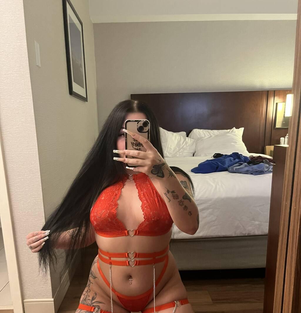 Sophia Sparks is Female Escorts. | windsor | Ontario | Canada | scarletamour.com 