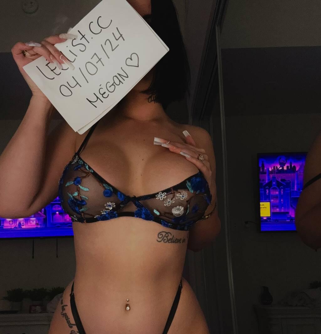 Megan Parson is Female Escorts. | Sherbrooke | Quebec | Canada | scarletamour.com 