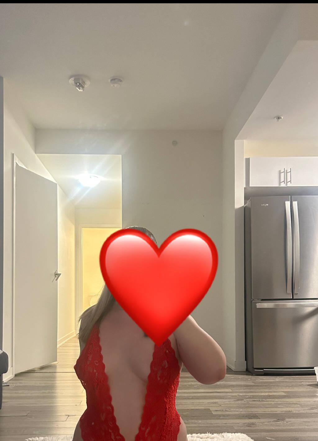 Aurora is Female Escorts. | Kitchener | Ontario | Canada | scarletamour.com 