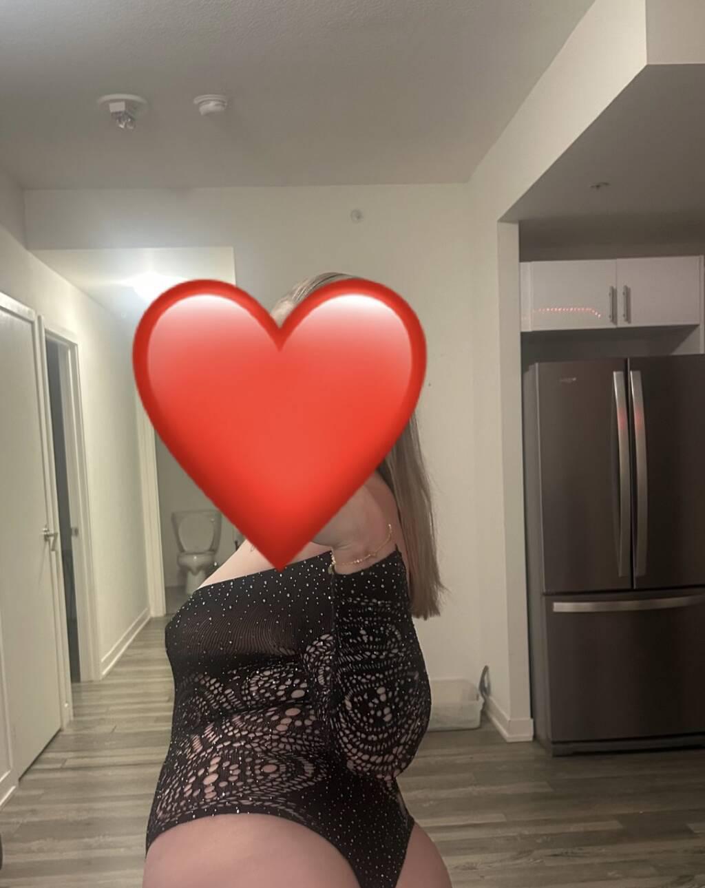 Aurora is Female Escorts. | Kitchener | Ontario | Canada | scarletamour.com 