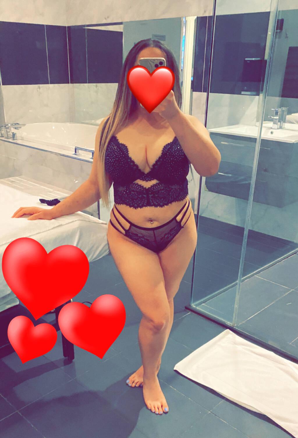 Lina Vee is Female Escorts. | Toronto | Ontario | Canada | scarletamour.com 