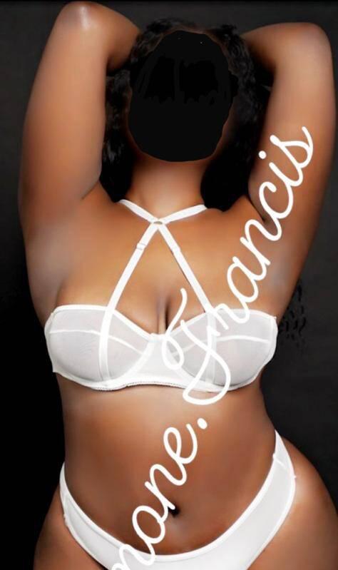 Carmen is Female Escorts. | London | Ontario | Canada | scarletamour.com 