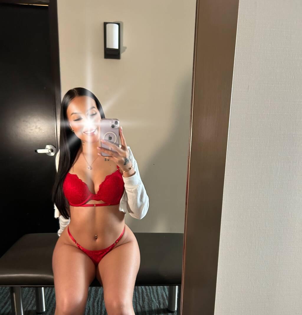 Gia Blaze is Female Escorts. | Calgary | Alberta | Canada | scarletamour.com 