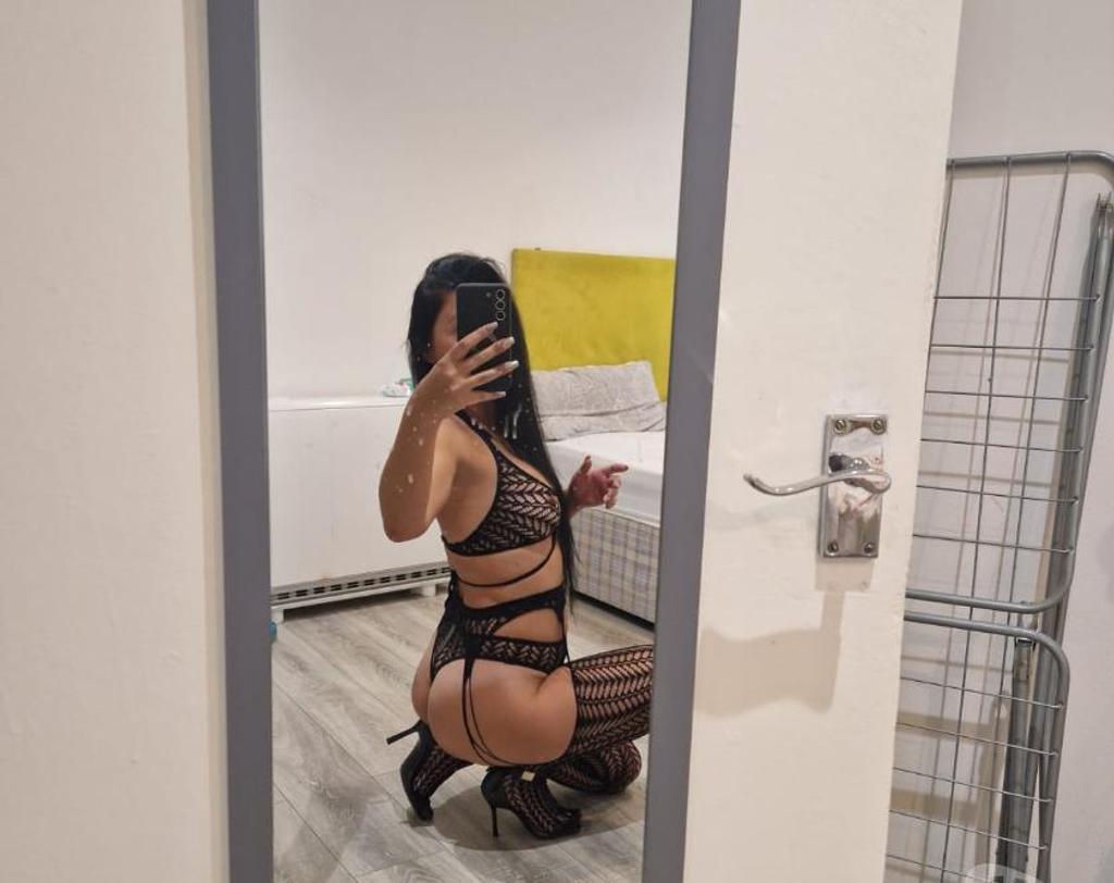  is Female Escorts. | Hampshire | United Kingdom | United Kingdom | scarletamour.com 