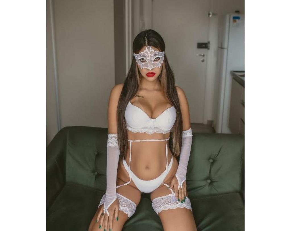  is Female Escorts. | Essex | United Kingdom | United Kingdom | scarletamour.com 