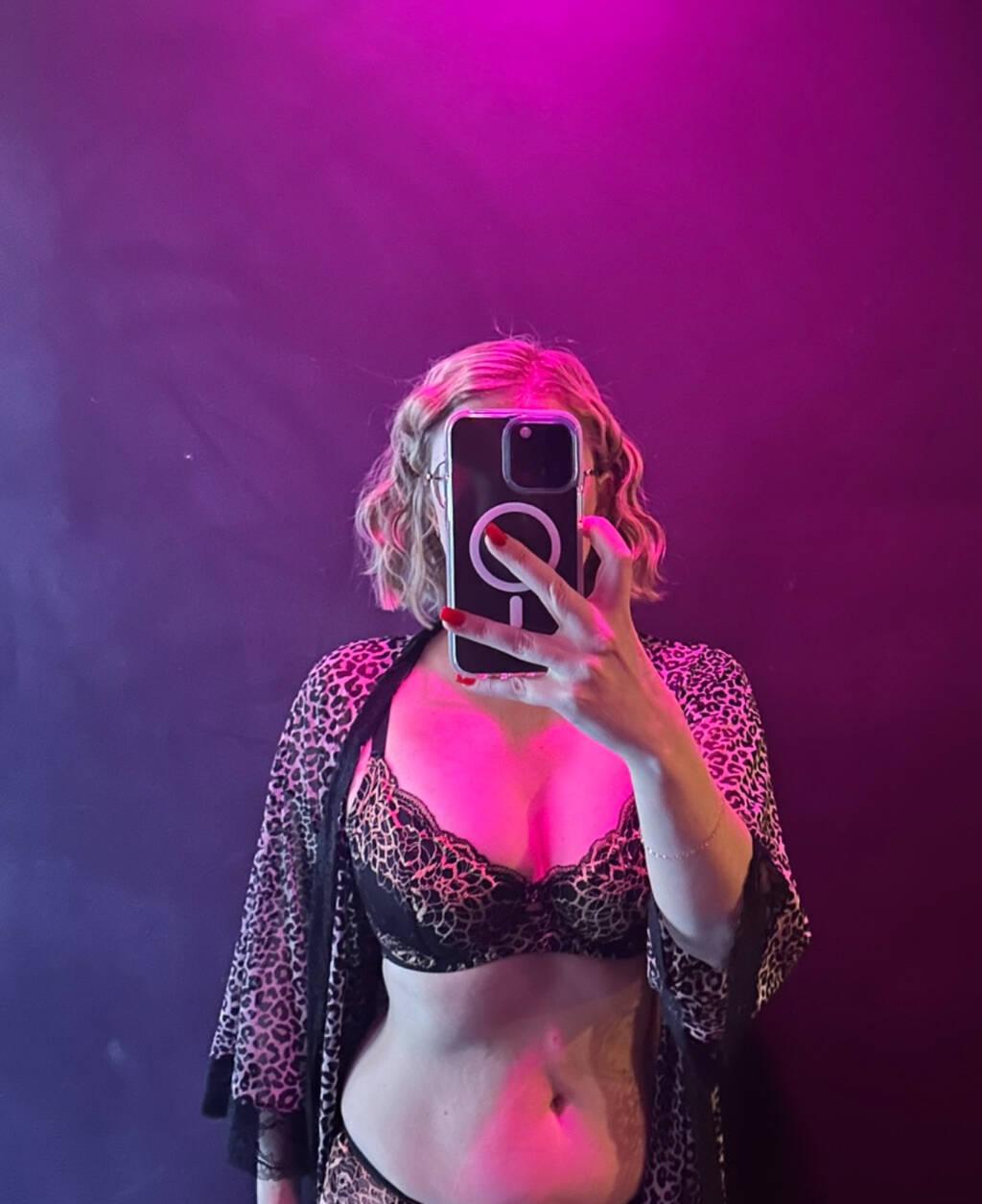 Presley Jaymes is Female Escorts. | Calgary | Alberta | Canada | scarletamour.com 