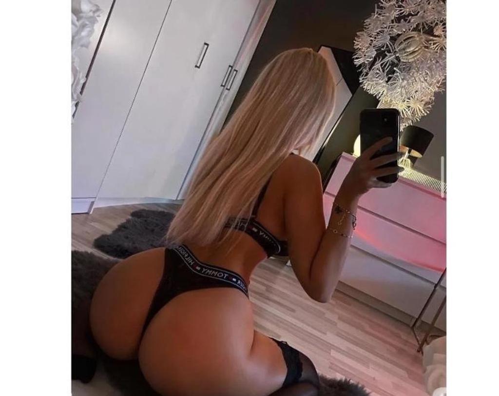  is Female Escorts. | East Midlands | United Kingdom | United Kingdom | scarletamour.com 