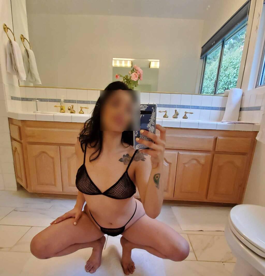 Nikki Morgan is Female Escorts. | Medicine Hat | Alberta | Canada | scarletamour.com 