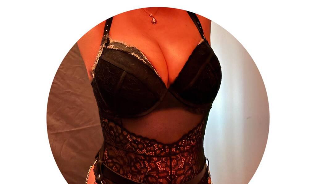 CARMELA is Female Escorts. | Abbotsford | British Columbia | Canada | scarletamour.com 