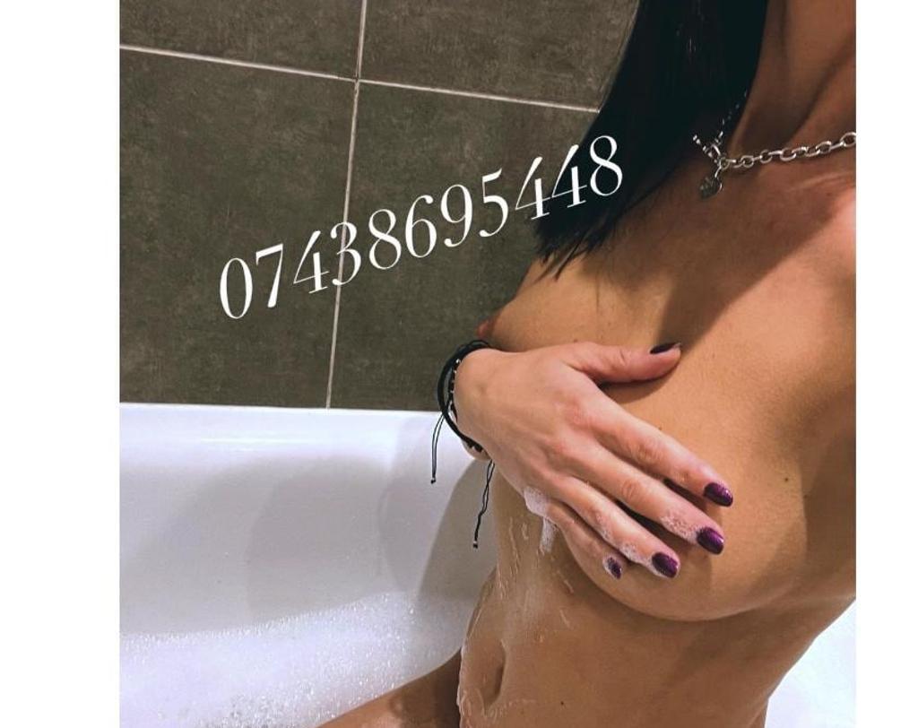  is Female Escorts. | Devon | United Kingdom | United Kingdom | scarletamour.com 