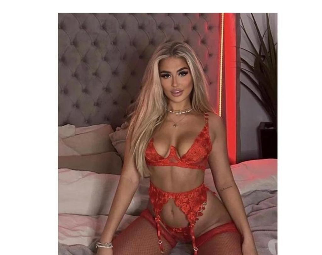  is Female Escorts. | East Midlands | United Kingdom | United Kingdom | scarletamour.com 