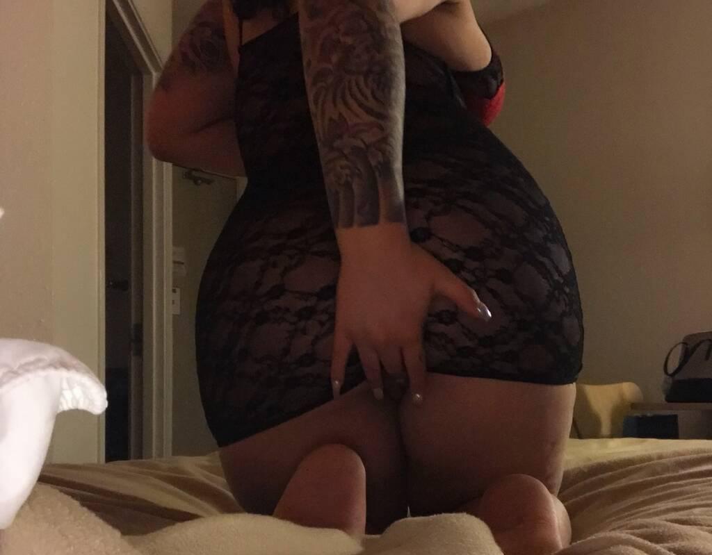 Elle is Female Escorts. | Owen Sound | Ontario | Canada | scarletamour.com 