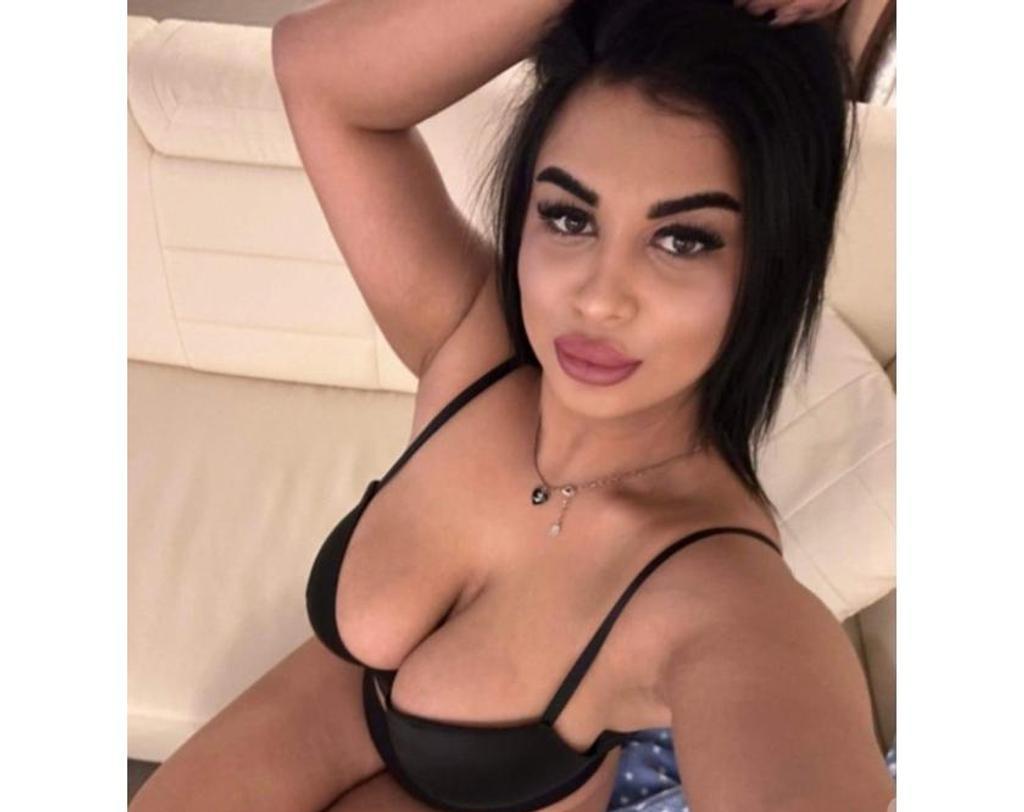  is Female Escorts. | East Midlands | United Kingdom | United Kingdom | scarletamour.com 