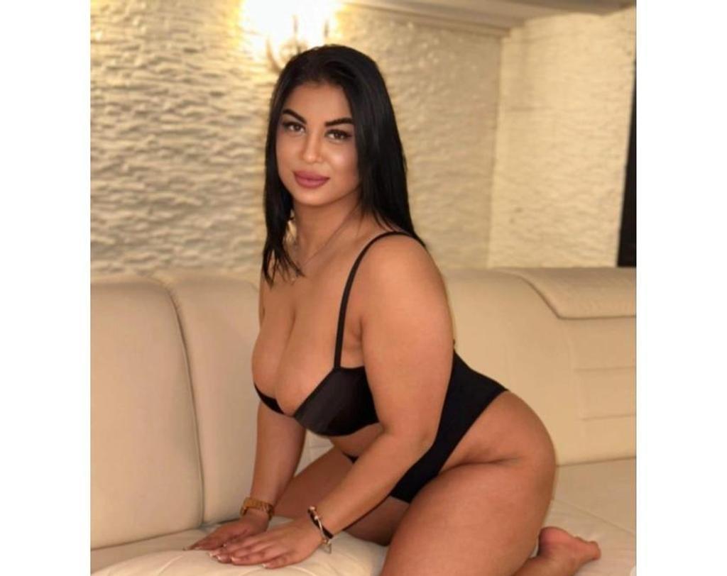  is Female Escorts. | East Midlands | United Kingdom | United Kingdom | scarletamour.com 