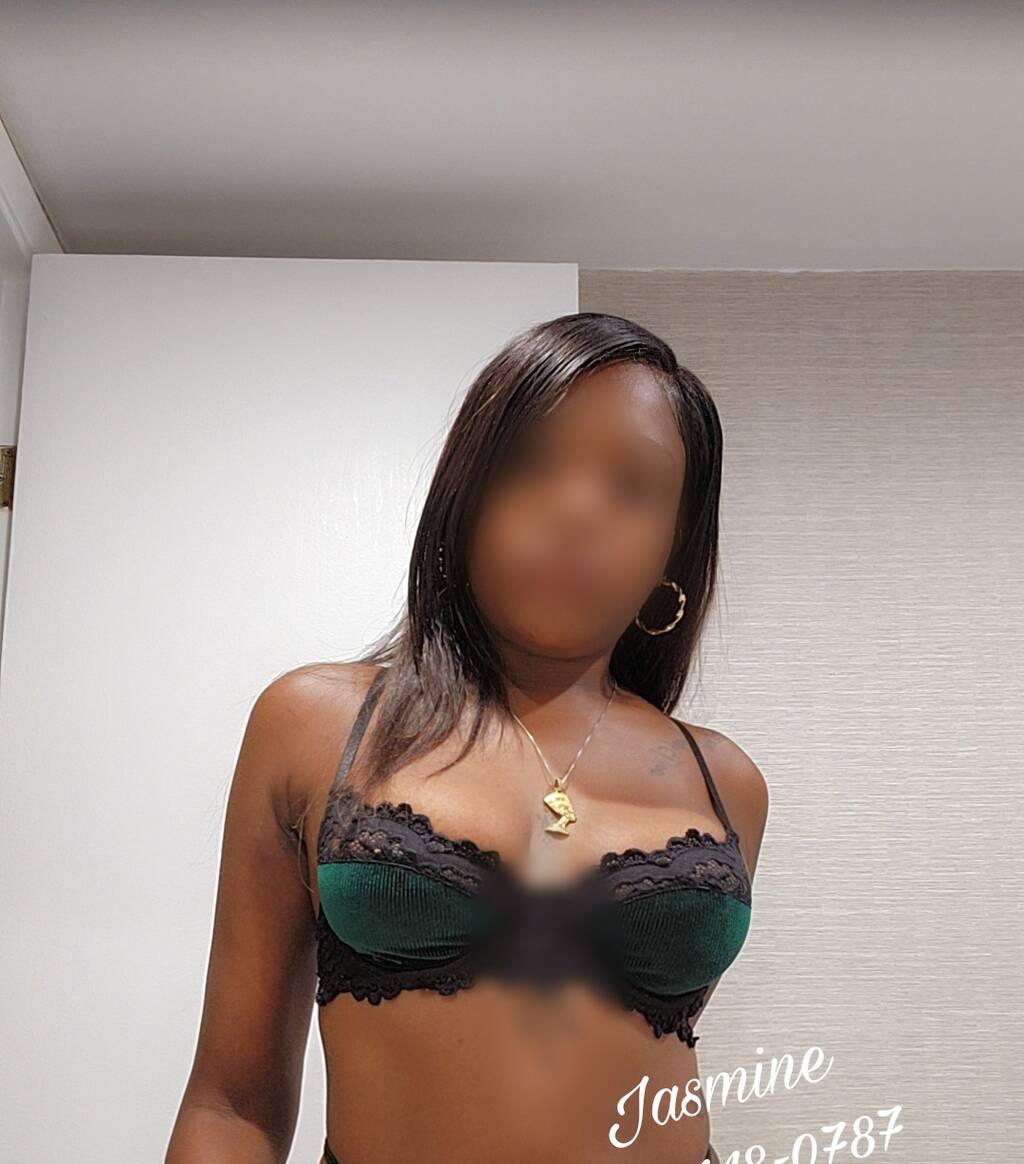 Jasmine is Female Escorts. | Kitchener | Ontario | Canada | scarletamour.com 