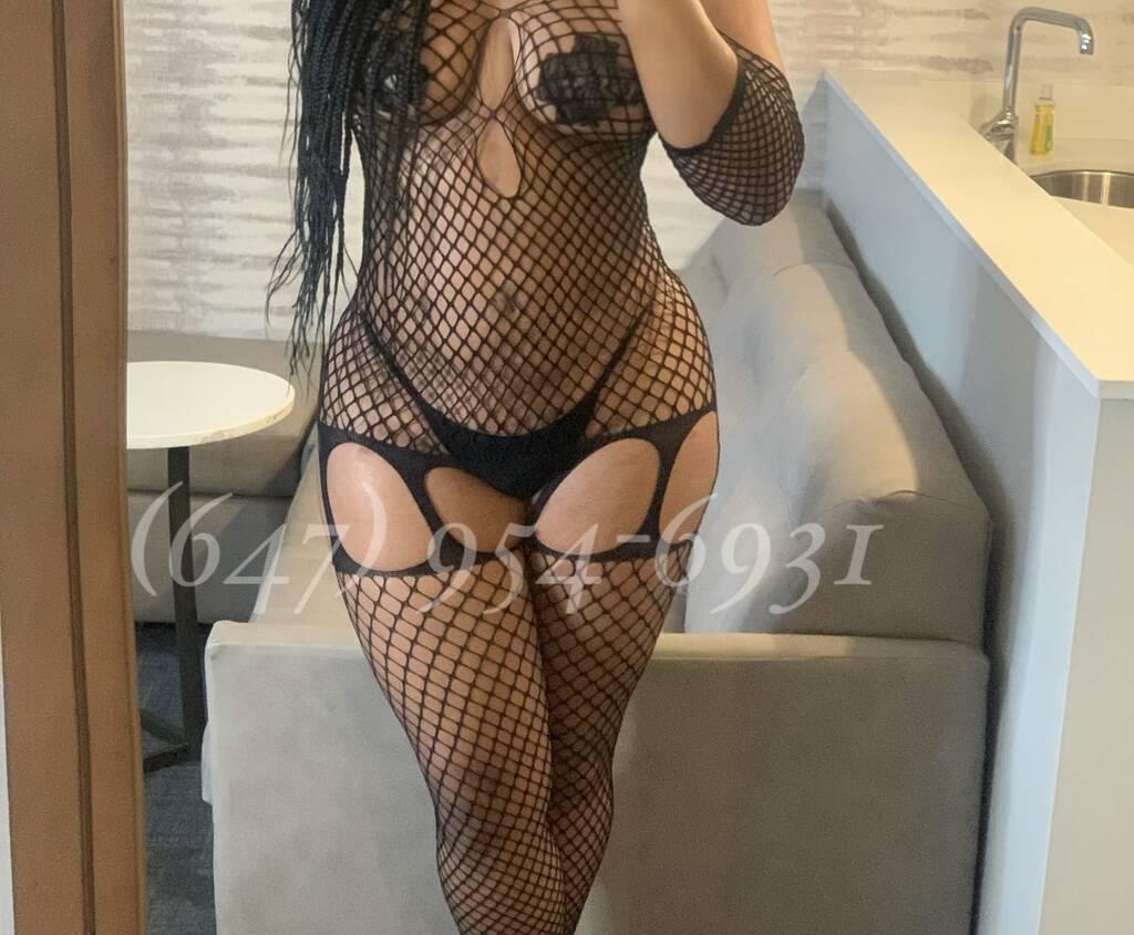 Mia is Female Escorts. | Hamilton | Ontario | Canada | scarletamour.com 