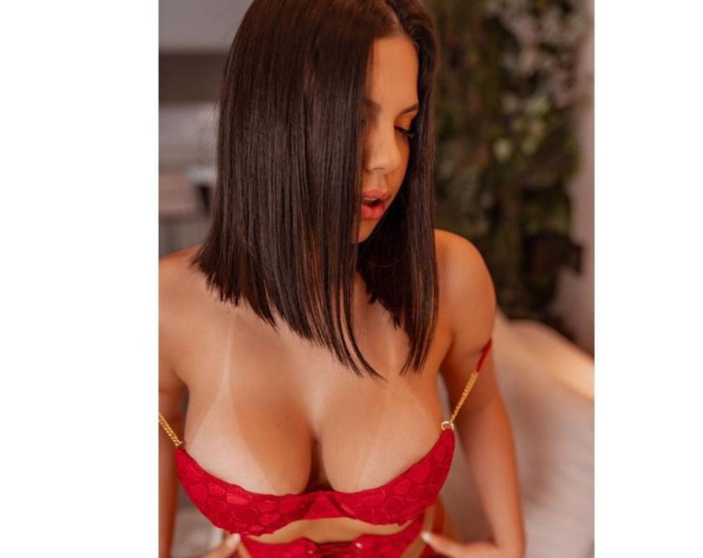  is Female Escorts. | Leeds | United Kingdom | United Kingdom | scarletamour.com 