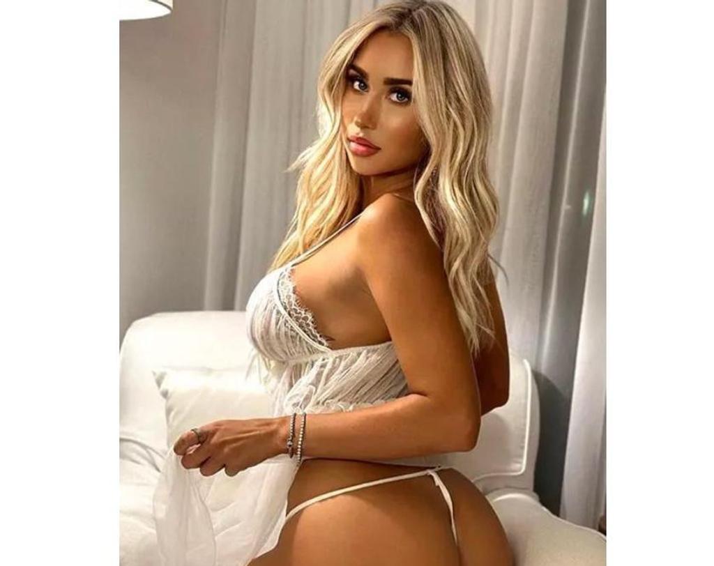  is Female Escorts. | Kent | United Kingdom | United Kingdom | scarletamour.com 