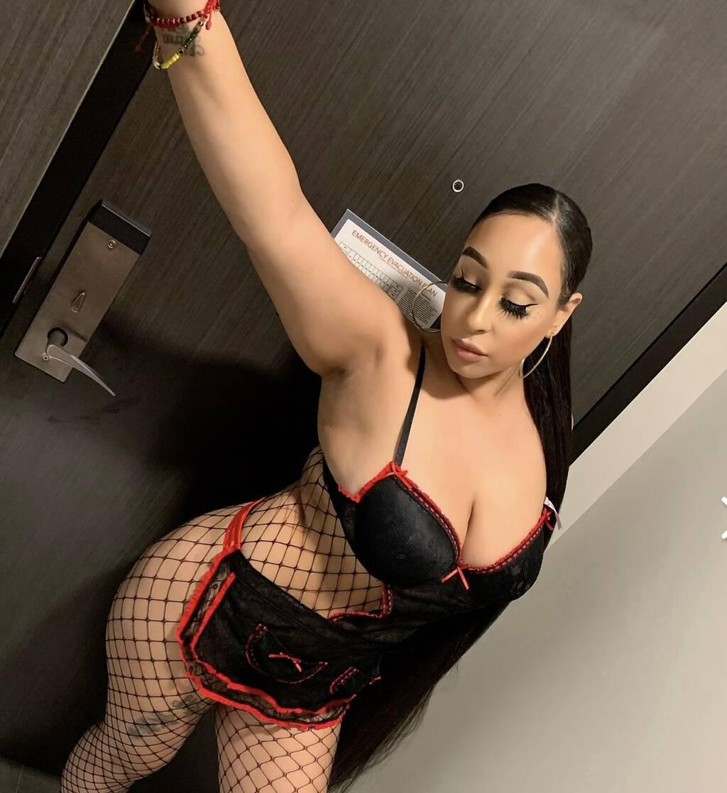 Jamila is Female Escorts. | Montreal | Quebec | Canada | scarletamour.com 