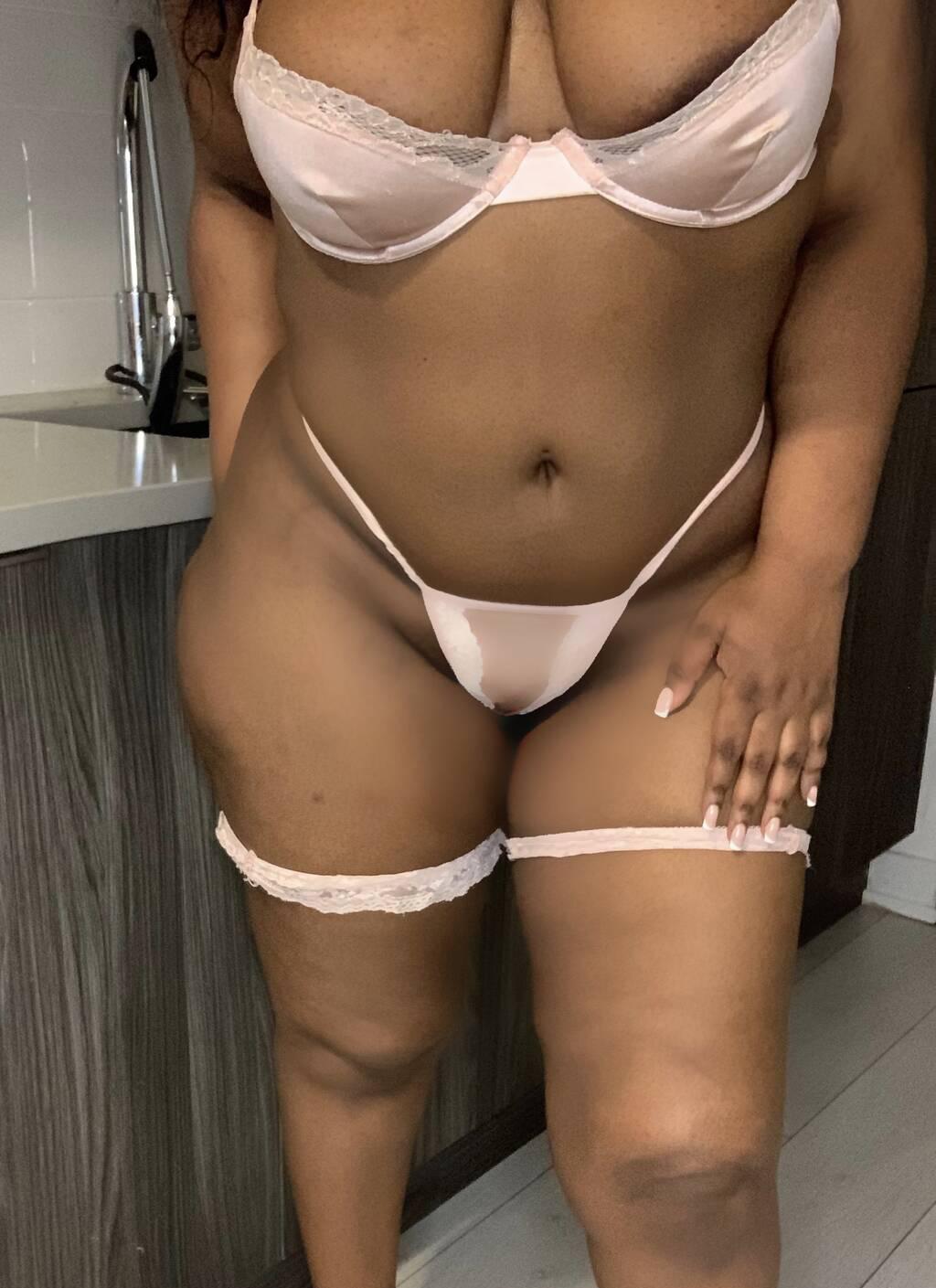 New In Town Pariis;)2days is Female Escorts. | Kitchener | Ontario | Canada | scarletamour.com 