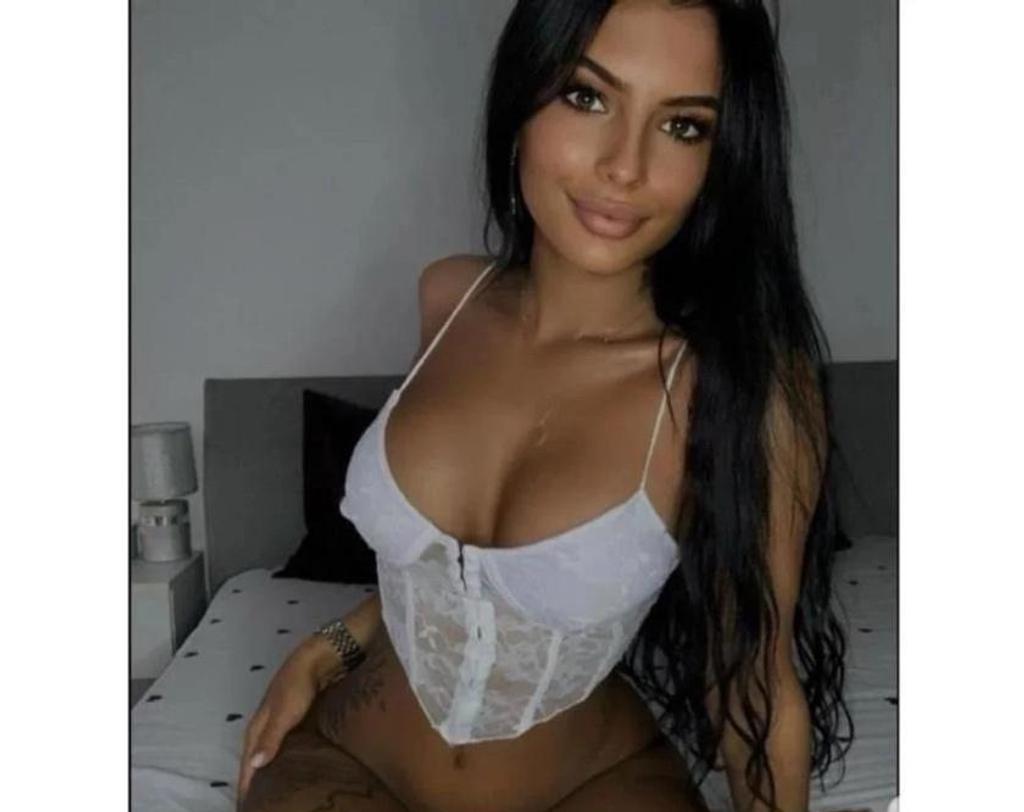  is Female Escorts. | Kent | United Kingdom | United Kingdom | scarletamour.com 