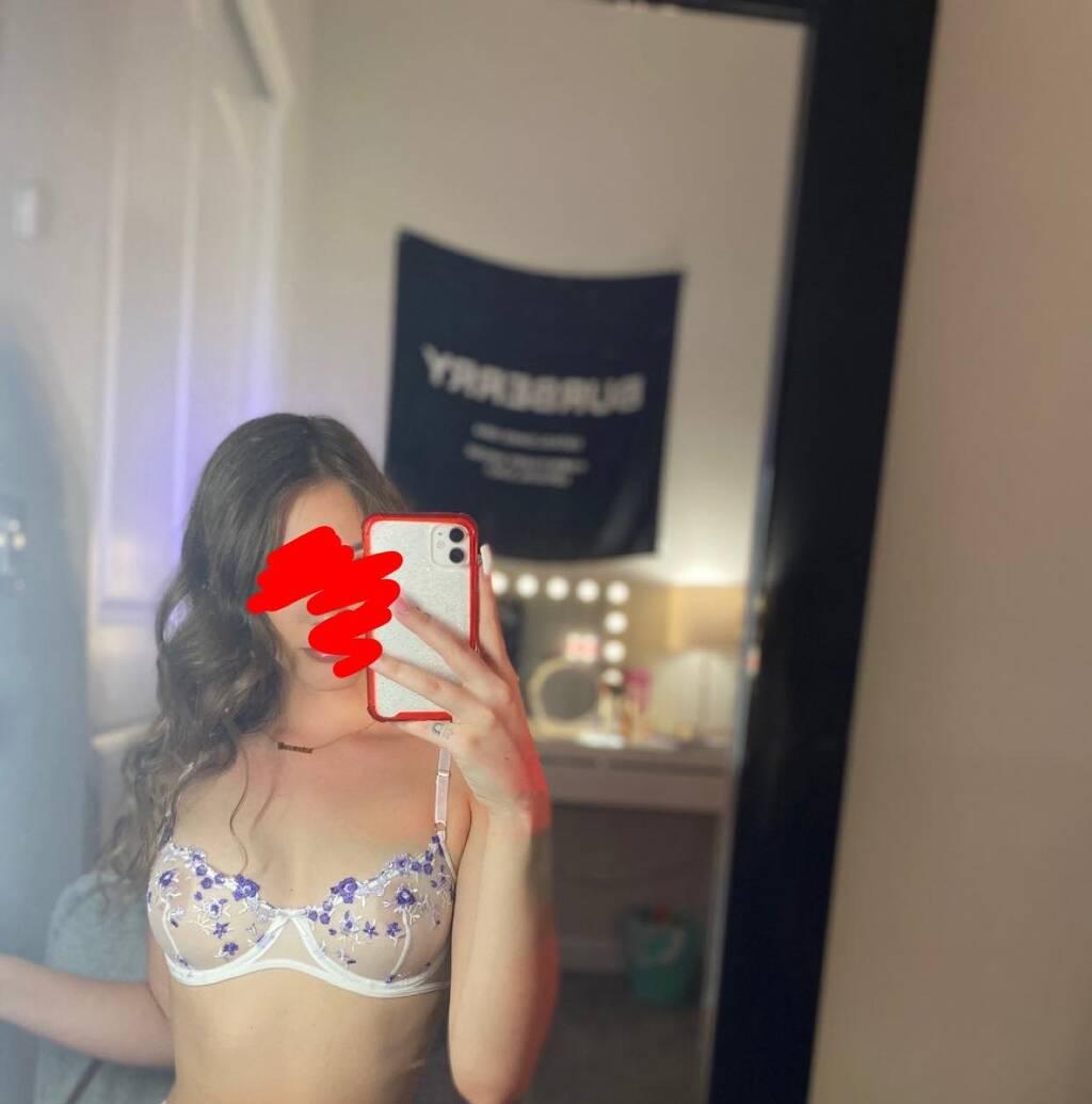 Lola is Female Escorts. | Kitchener | Ontario | Canada | scarletamour.com 