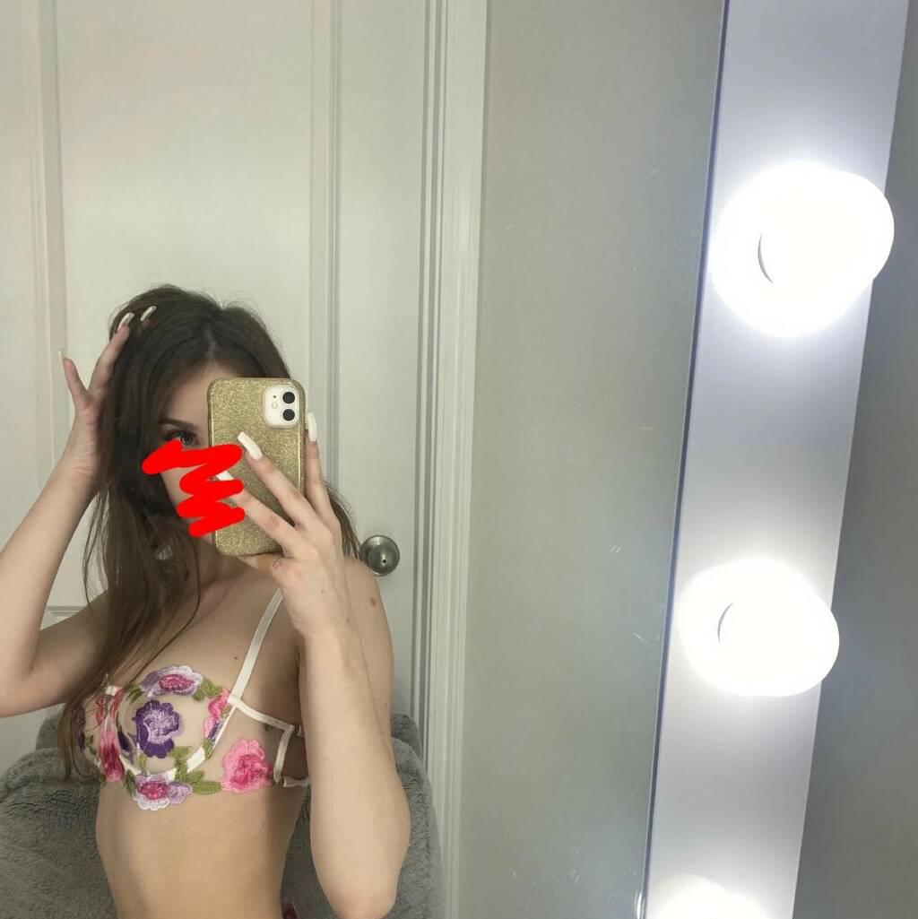 Lola is Female Escorts. | Kitchener | Ontario | Canada | scarletamour.com 