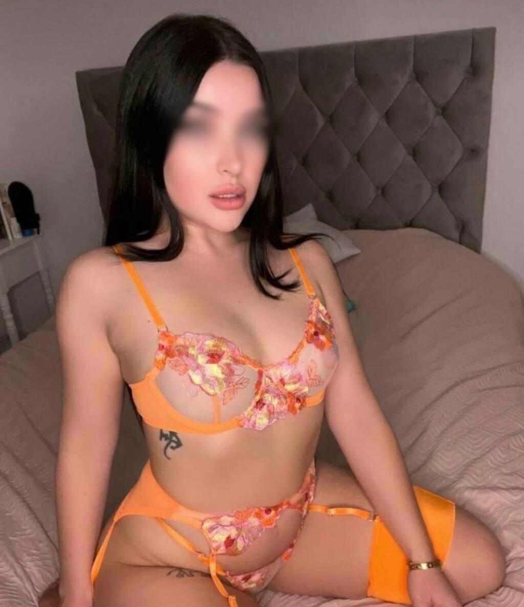 Laurenn is Female Escorts. | windsor | Ontario | Canada | scarletamour.com 