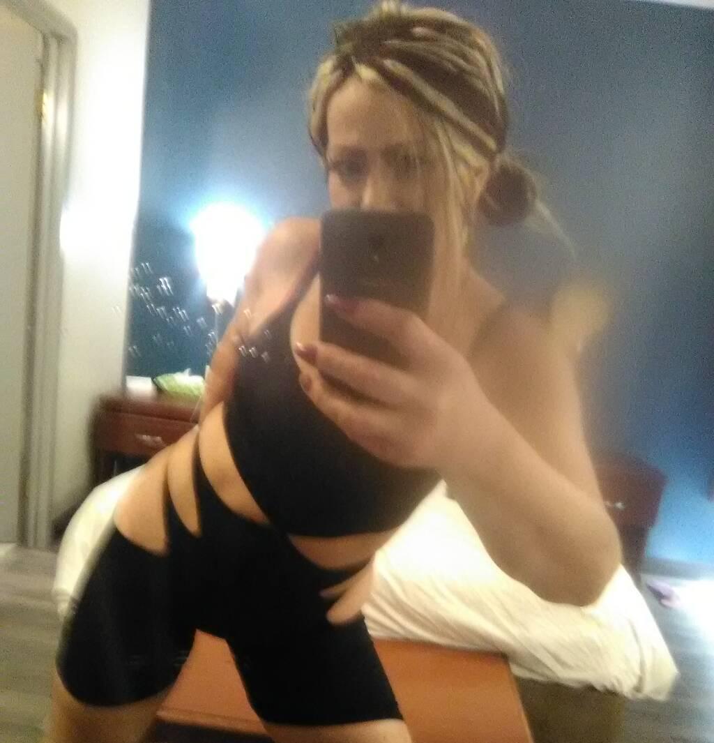 Kate is Female Escorts. | Hamilton | Ontario | Canada | scarletamour.com 