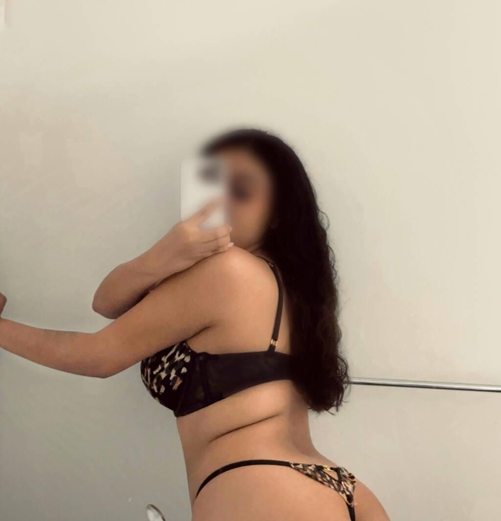 Michel is Female Escorts. | Toronto | Ontario | Canada | scarletamour.com 