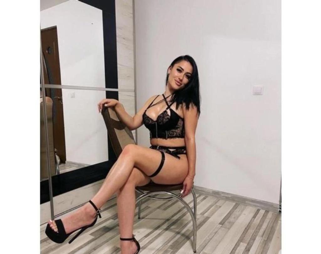  is Female Escorts. | London | United Kingdom | United Kingdom | scarletamour.com 