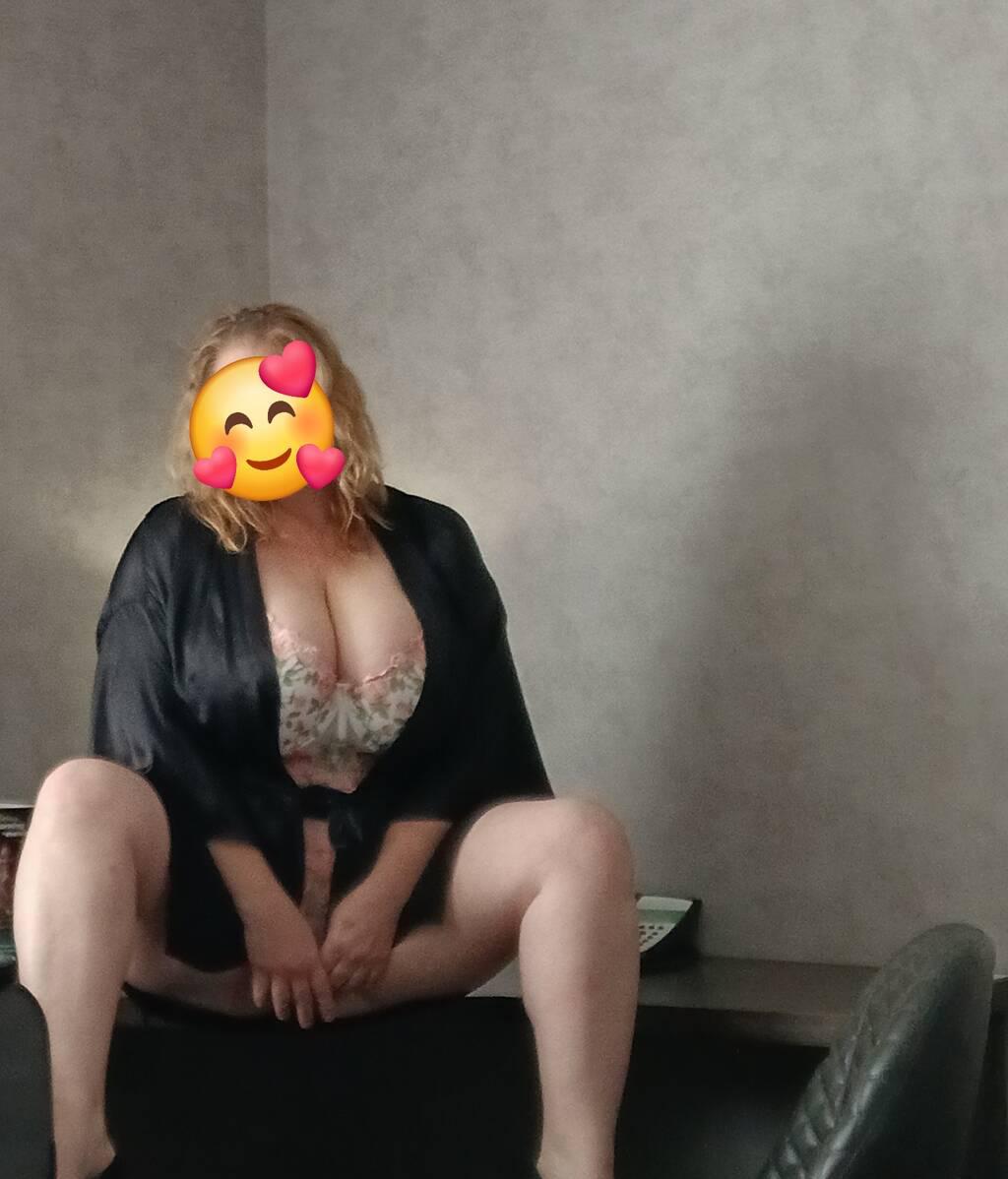 Your Jenny is Female Escorts. | Edmonton | Alberta | Canada | scarletamour.com 